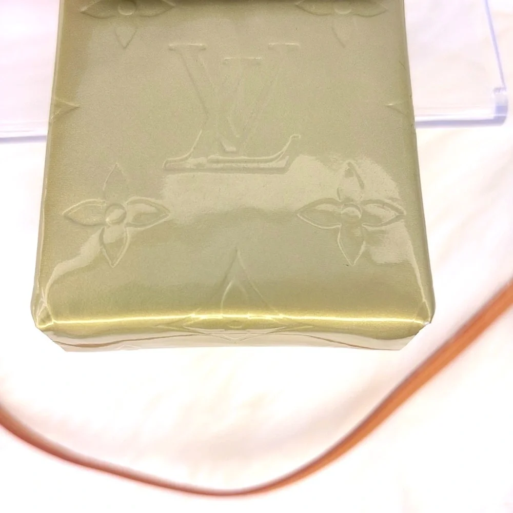 Louis Vuitton Monogram Vernis‎ Walker Pouch w/ Strap